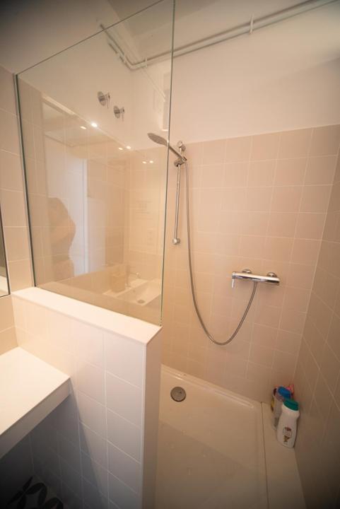 Crisqueen Flat Albergue Barcelona